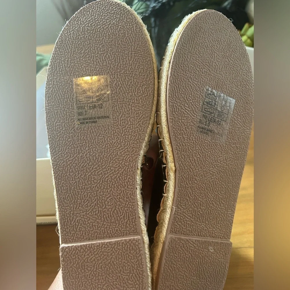NIB Yoki Womens Shoes Yoki Leia-12 Black Espadrilles